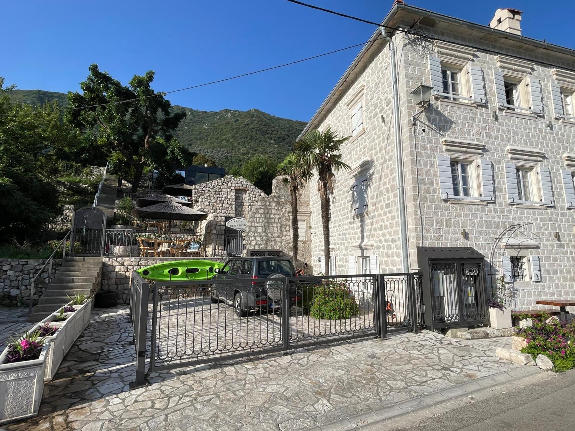 Vila Djuro Mikijelj Donji Stoliv Exterior photo